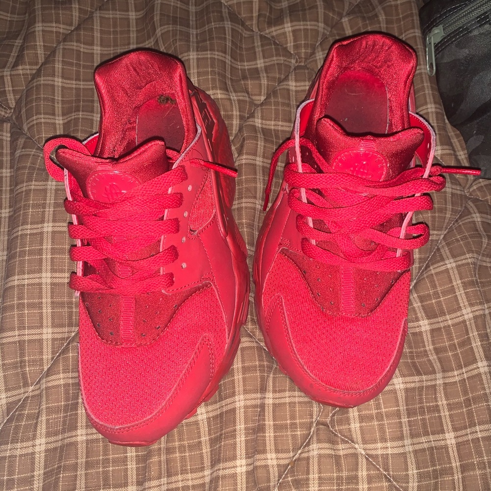 Red Nike Huaraches